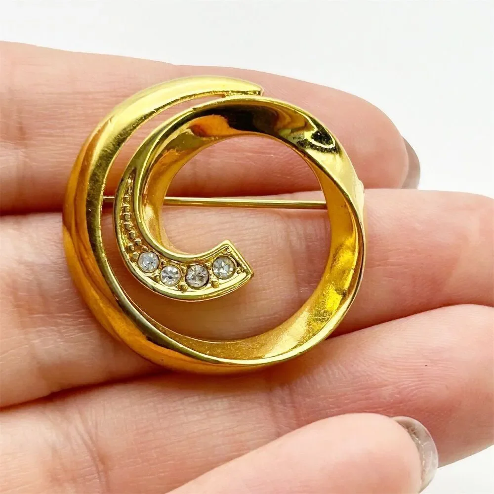 Vintage Avon Gold Tone Spiral Brooch with Clear Rhinestones Small Dainty Classic